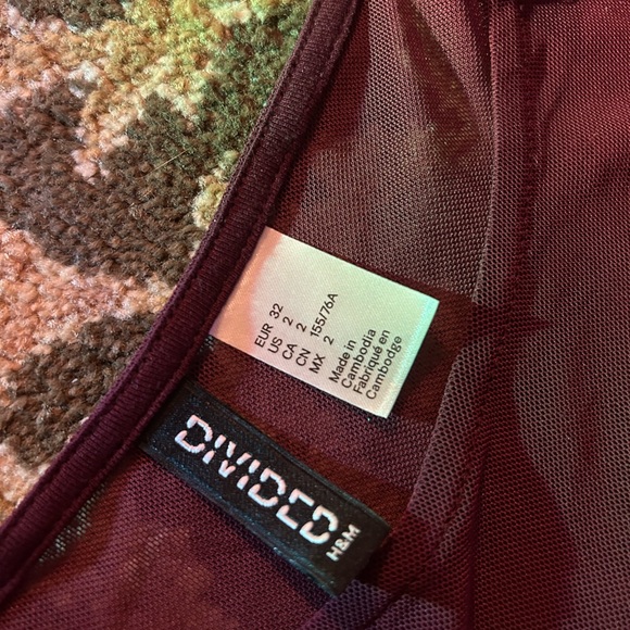 Burgundy stretchy slim dress, part mesh, athletic dress - Picture 5 of 5